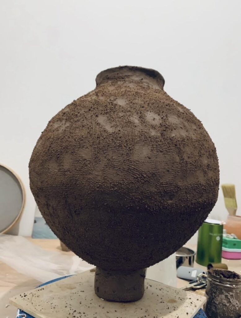 Grès roux, texture brute, Elisabeth Hardy céramiste