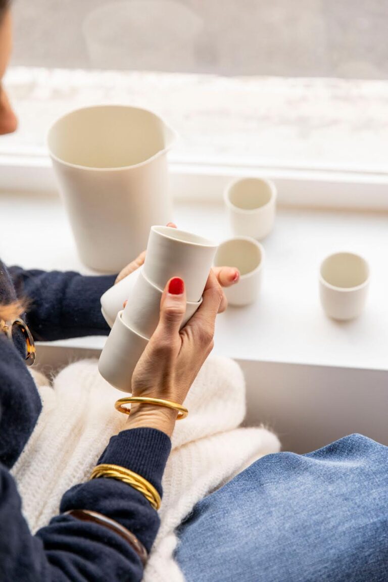 Tasse à café en porcelaine artisanale par Elisabeth Hardy