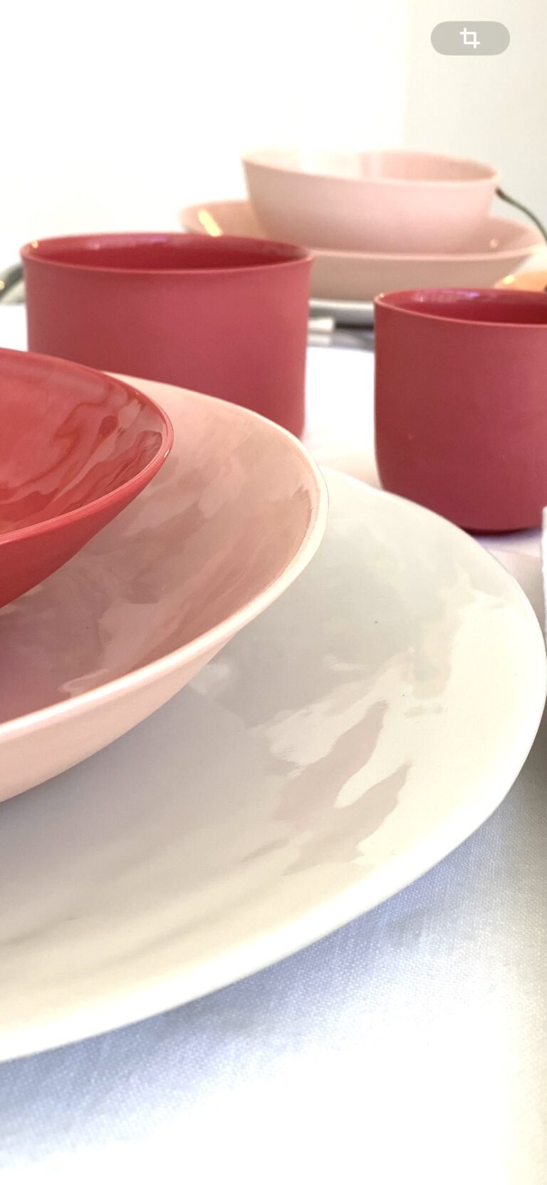 Assiette creuse en porcelaine, coloris Sunset par Elisabeth Hardy