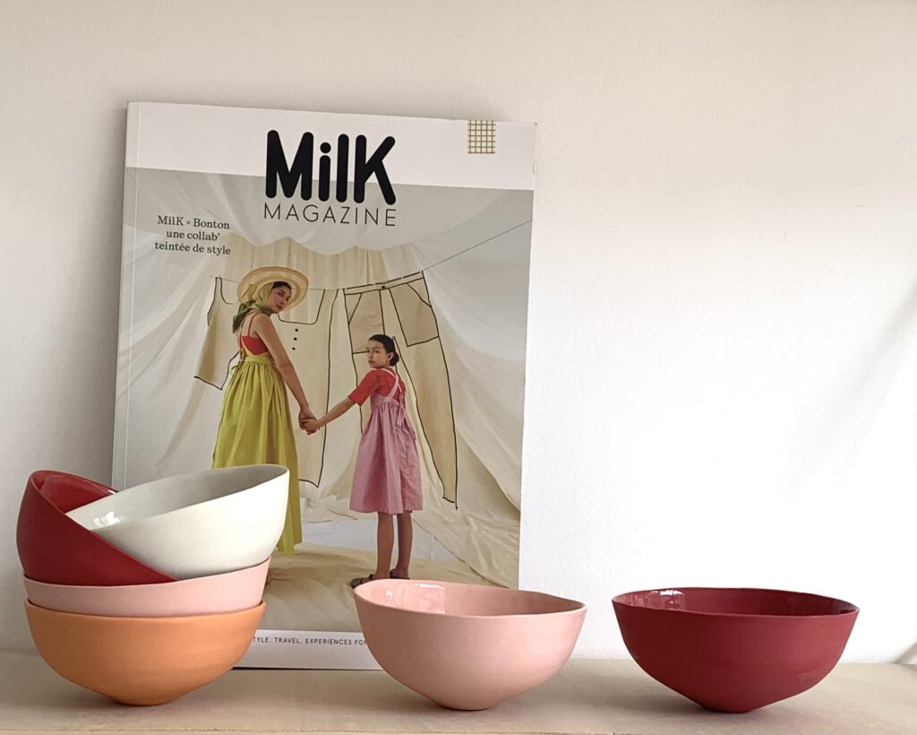 Bols colorés et magazine d'art de vivre, Elisabeth Hardy céramiste