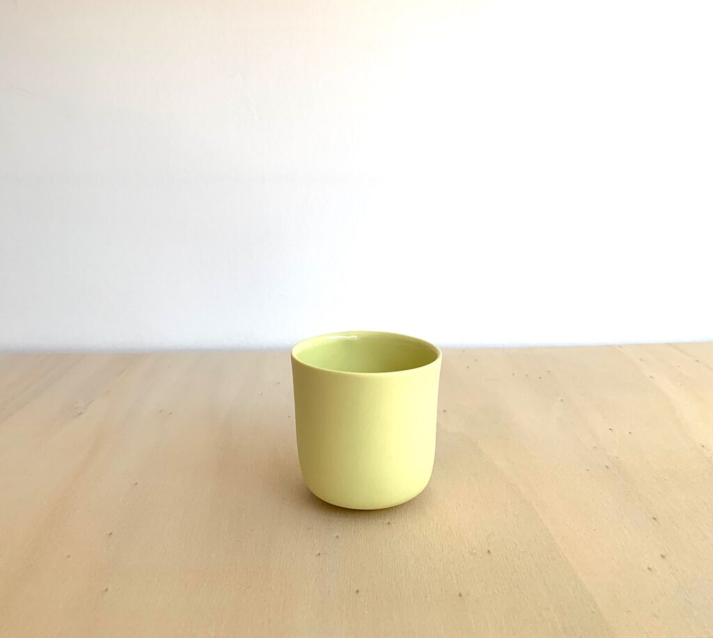 Tasse à café en porcelaine coloris Pastis, Elisabeth Hardy