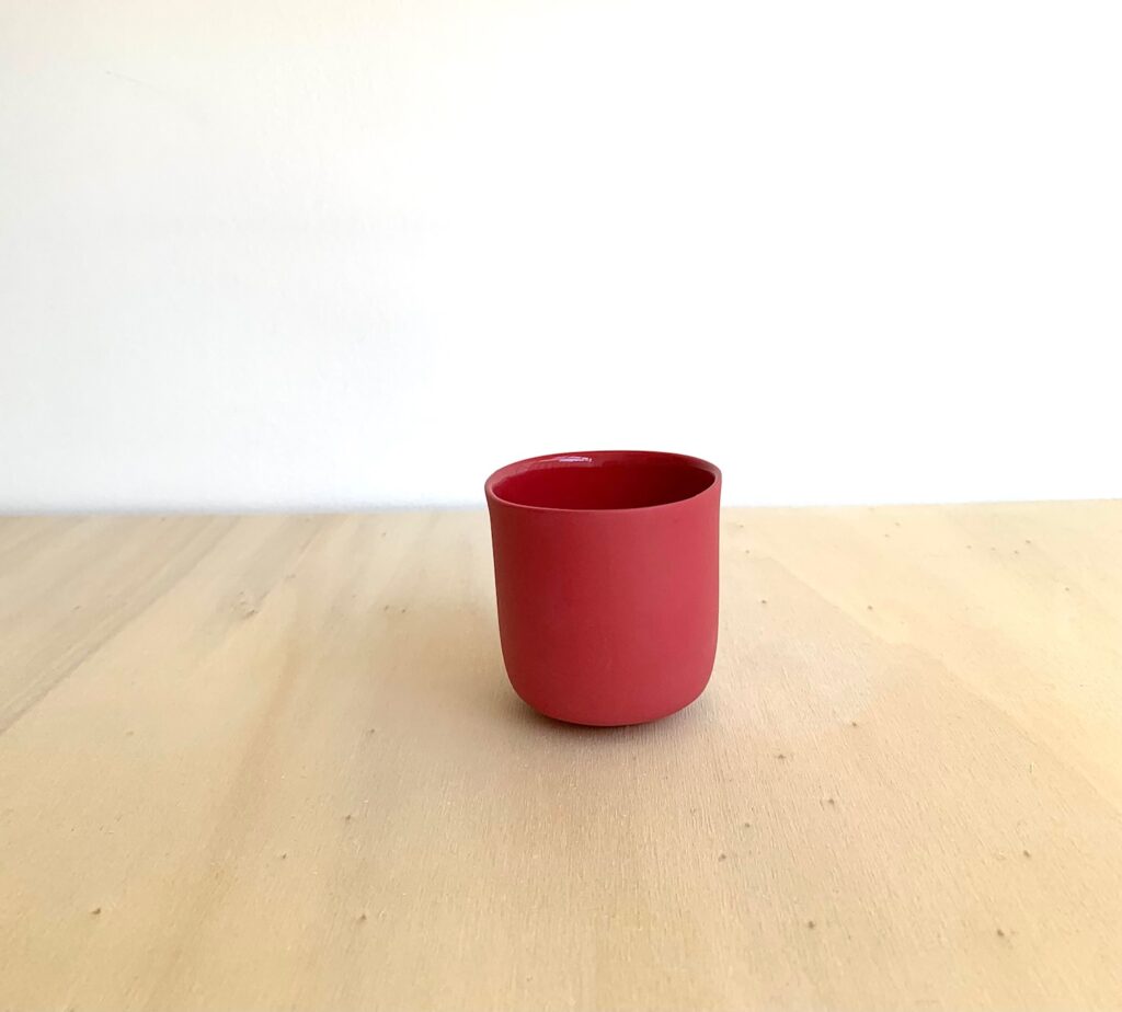 Tasse à café en porcelaine coloris Framboise, Elisabeth Hardy